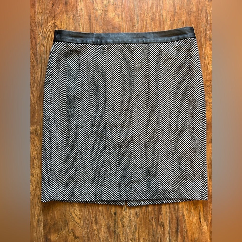Chevron Herringbone Pencil  Skirt Banana Republic Women’s Size 8